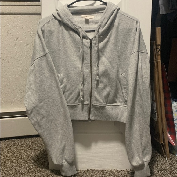 Aeropostale Tops - Aeropostale Grey cropped Zip up